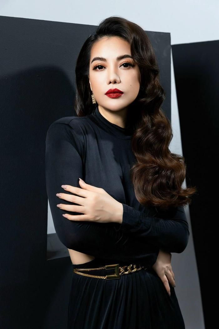 Từ những ngày còn ngồi trên ghế nhà trường, Trương Ngọc Ánh đã gây ấn tượng bởi thần sắc. Cô giành giải nhất Học sinh thanh lịch THPT Lý Thường Kiệt, Hà Nội và sau đó chiến thắng cuộc thi Nữ sinh duyên dáng Hà Nội 1992.