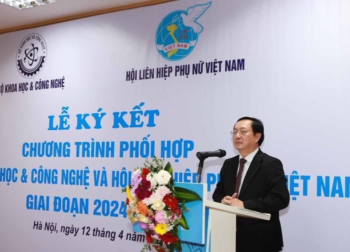 Ủy viên TƯ Đảng, Bộ trưởng Bộ Khoa học và Công nghệ Huỳnh Thành Đạt phát biểu