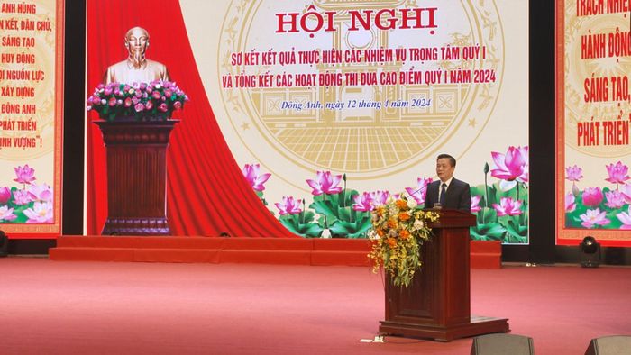 Bí thư Huyện ủy Đông Anh Lê Trung Kiên phát biểu tại hội nghị. Ảnh: Minh Đỗ