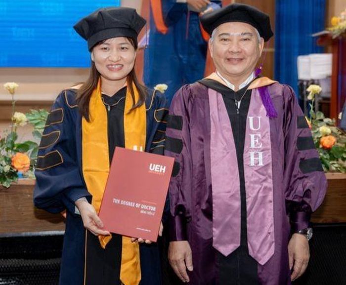 Tân tiến sĩ của Đại học Kinh tế (UEH) trong đợt trao bằng tháng 1/2024. Ảnh: UEH