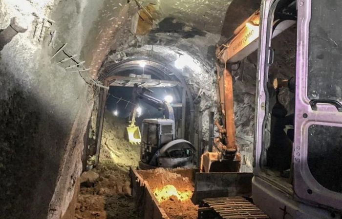 Huy động trang thiết bị khẩn trương khắc phục sự cố sạt lở hầm qua đèo Cả.