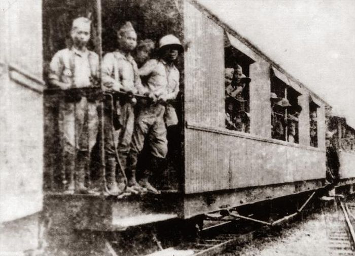 Các chuyến tàu đưa bộ đội Nam tiến năm 1945 từ ga Hàng Cỏ