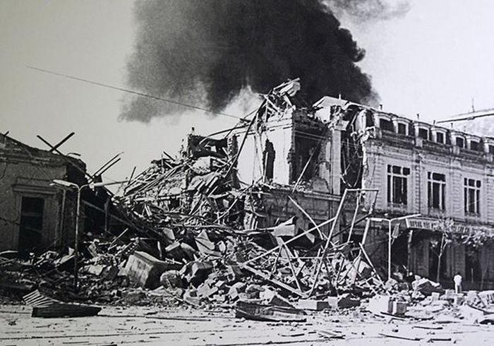 Ga Hà Nội bị máy bay Mỹ ném bom tháng 10/1972
