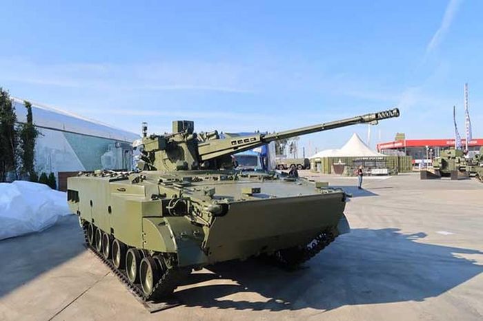 Với pháo chính có khả năng tiêu diệt các mối đe dọa trên không ở khoảng cách lên tới 6 km và độ cao phòng không tối đa 4,5 km. Khẩu pháo tự động này có tốc độ bắn 120 viên đạn/phút. Đặc biệt pháo có thể tiêu diệt mục tiêu có tốc độ tới 500 m/giây.