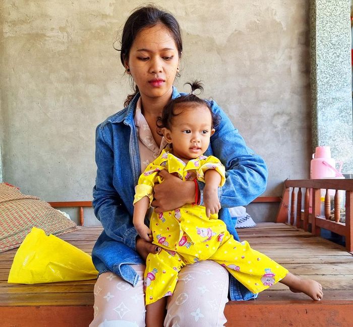 Neàng Kim Hương và căn bệnh dính khớp bẩm sinh