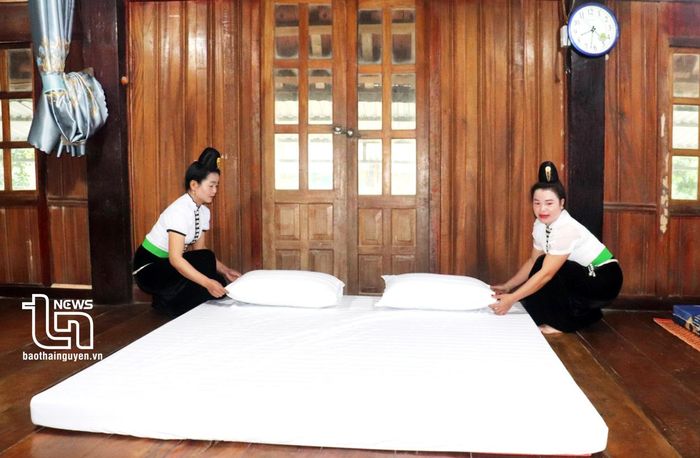 Nhà nghỉ cộng đồng tại bản Phiêng Lơi, xã Thanh Minh (TP. Điện Biên Phủ) chuẩn bị phòng ngủ, sẵn sàng phục vụ du khách.