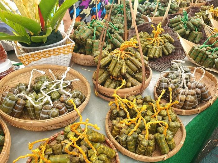 Trong khuôn khổ lễ hội, diễn ra nhiều hoạt động như: Hội thi Bánh dân gian; trưng bày và trình diễn cách làm bánh của các nghệ nhân; Trưng bày các loại bánh dân gian; Giới thiệu và trình diễn Di sản văn hóa phi vật thể quốc gia nghề làm bánh tráng Thuận Hưng. 