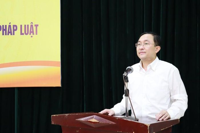  Phó Cục trưởng Cục Phổ biến, giáo dục pháp luật Phan Hồng Nguyên khai mạc tọa đàm.