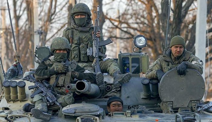 Nga tổ chức 5 đợt tấn công bất thành vào đầu cầu tả ngạn sông Dnieper trong khu vực làng Krynki (Ảnh: Anadolu Agency).