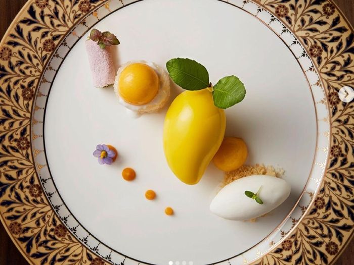 Món xôi xoài của nhà hàng R-Hann. Ảnh: Instagram/R-Hann.
