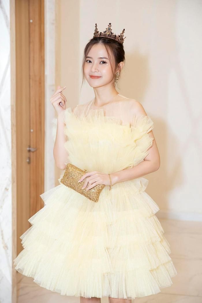 Cái tên Midu không chỉ vang danh tại thị trường phim ảnh quốc nội mà còn được khán giả khu vực nhắc đến nhiều. Năm 2016, người đẹp Việt được xướng tên cho hạng mục diễn viên Châu Á xuất sắc tại lễ trao giải Korean Culture Entertainment.