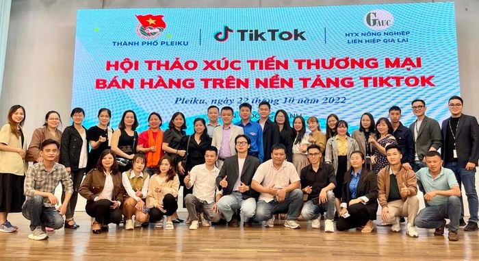 Hội thảo xúc tiến thương mại bán hàng trên nền tảng TikTok thu hút rất nhiều chủ thể OCOP tỉnh Gia Lai tham gia. Ảnh: V.T