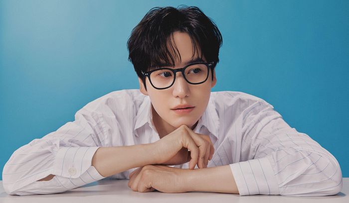  Kyuhyun bị thương sau vụ tấn công ở phòng thay đồ. Ảnh: SM Entertainment. 