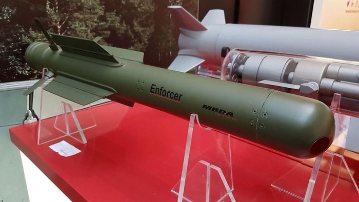 Công ty Rheinmetall cũng đưa tin, các nghiên cứu ban đầu đã xác nhận khả năng tích hợp vũ khí mới thay vì chỉ phụ thuộc hoàn toàn vào tên lửa Stinger.
