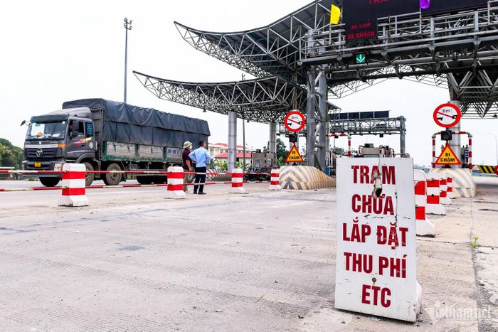 Do thua lỗ, trạm BOT cầu Thái Hà vẫn đang xin lùi thời gian triển khai thu phí không dừng.