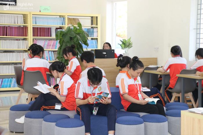  Thư viện Trường THPT Nguyễn Duy Trinh. Ảnh: Mỹ Hà 