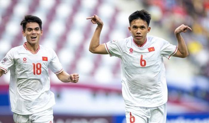 Văn Khang và Minh Khoa có trận đấu tốt, cùng tỏa sáng bằng 2 bàn thắng cho U23 Việt Nam. Ảnh: AFC