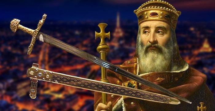 Liên quan đến thanh bảo kiếm huyền thoại của Charlemagne Đại đế, dân gian lưu truyền những giai thoại ly kỳ. Trong số này, Joyeuse được tin rằng mang sức mạnh siêu nhiên, hoàn hảo, sáng chói hơn cả ánh Mặt trời. Do đó, bảo kiếm này có thể làm mù mắt kẻ địch trong trận chiến.