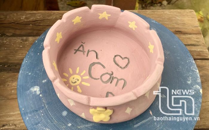 Thành phẩm của khách hàng tham gia workshop làm gốm tại Dutra Home, ngõ 103, đường Tân Quang (TP. Thái Nguyên).
