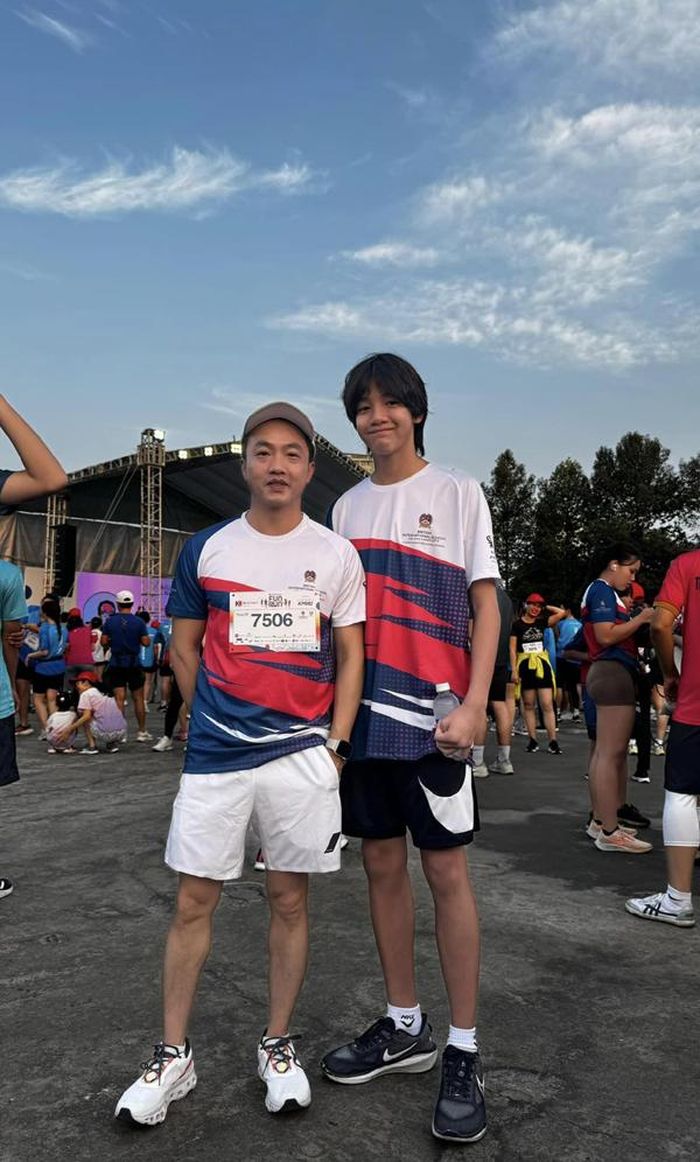 Còn với Cường Đô la, anh cũng có cách quan tâm riêng. Anh cùng Hồ Ngọc Hà cho con điều kiện ăn học tốt nhất.