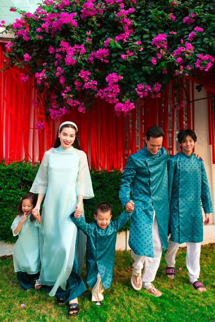 Ngoài vóc dáng vượt trội, khán giả còn quan tâm đến cuộc sống của Subeo khi có 2 người bố: bố đẻ Cường Đô la, bố dượng Kim Lý.