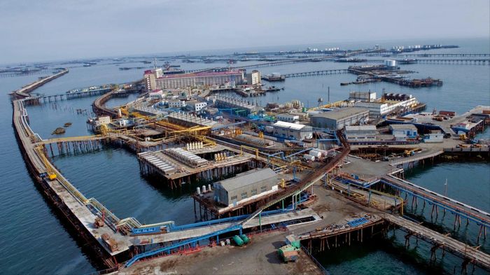 Neft Daslari, Azerbaijan là thành phố nổi tiếng vì được xây dựng trên hệ thống giàn khoan lớn nhất và lâu đời nhất trên thế giới. Ảnh: Sensesatlas