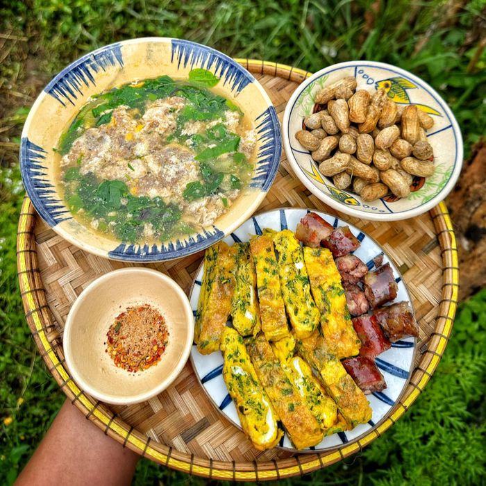 Những bữa ăn màu sắc, đầy đủ dinh dưỡng được mẹ đảm chế biến từ nguồn nông sản sạch trong vườn nhà