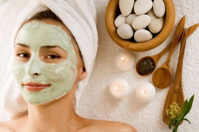 Sử dụng các nguyên liệu có sẵn tại nhà để giúp da trắng mịn.
