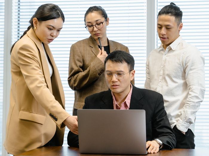 Thay vì nói "Tôi là kẻ thất bại", bạn hãy tự nhủ "Tôi đã học được rất nhiều điều". Ảnh minh họa: Pexels.