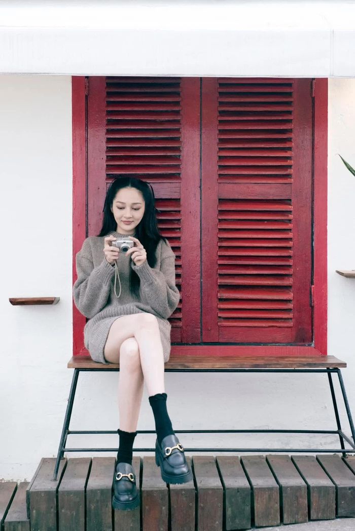  “Tôi không biết nên vui hay buồn. Không bao giờ là đủ cho những tiêu chuẩn ngoài kia. Hiểu điều đó nhưng có lúc tôi cũng thật sự bị lời phán xét tác động tới tinh thần. Tuy nhiên, tôi nghĩ quan trọng là vui vẻ và khỏe mạnh, thoải mái. Bởi làm gì có phiên bản hoàn hảo nhất. Chúng ta sẽ không bao giờ chiều lòng hết được mọi người”, Bảo Anh nói.