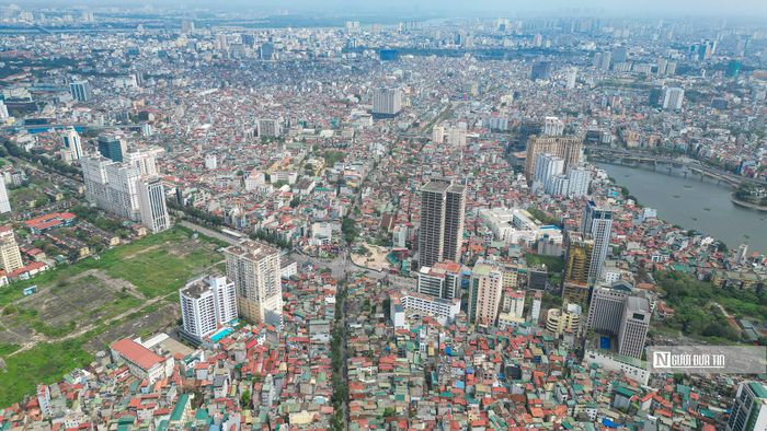 Tổng đầu tư dự án gần 7.200 tỷ đồng từ ngân sách thành phố, trong đó chi phí giải phóng mặt bằng 5.800 tỷ đồng, xây dựng đường 636 tỷ đồng. Dự án được phê duyệt từ tháng 12/2017, dự kiến hoàn thành năm 2020, nhưng nhiều lần lùi tiến độ do chậm giải phóng mặt bằng.