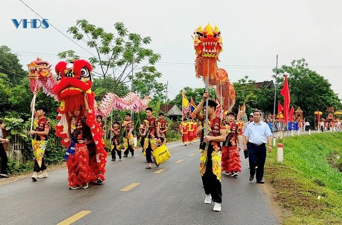Lễ hội được tổ quy mô cấp xã nhưng thu hút đông đảo đại biểu, Nhân dân, du khách thập phương về dự và cùng tham gia rước kiệu từ Đền Đồng cổ về Đình Phúc và ngược lại