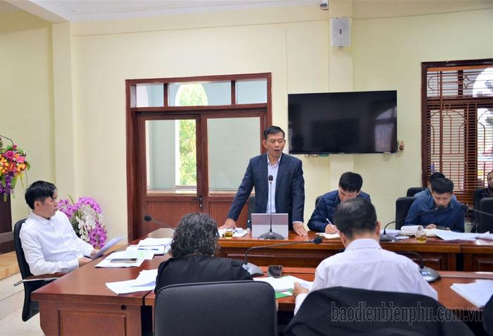 Lãnh đạo huyện Tủa Chùa nêu ra giải pháp giải quyết các vướng mắc, thủ tục liên quan nhằm đảm bảo điều kiện chi trả tiền DVMTR cho các chủ rừng.