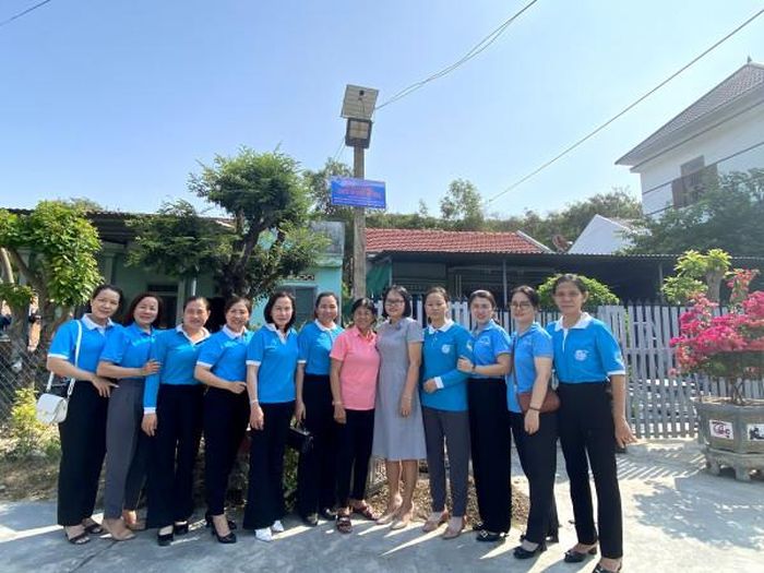 Các đơn vị trong cụm thi đua thực hiện bàn giao công trình "Ánh sáng đô thị" năm 2024.