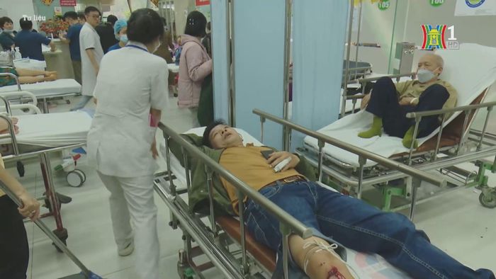 Các bệnh viện phân công thường trực cấp cứu ngoại viện, sẵn sàng và khẩn trương ứng phó trong trường hợp cấp cứu tai nạn hàng loạt.