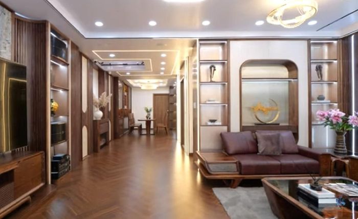 Yêu cầu của gia chủ với kiến trúc sư là hoàn thiện nội thất với gỗ óc chó và trong thời gian "thần tốc" 1 tháng.