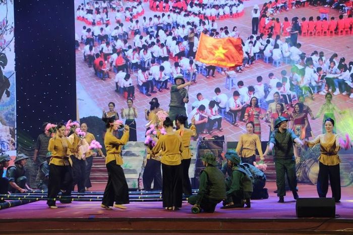 Tiết mục dự thi của đoàn Thư viện tỉnh Điện Biên.