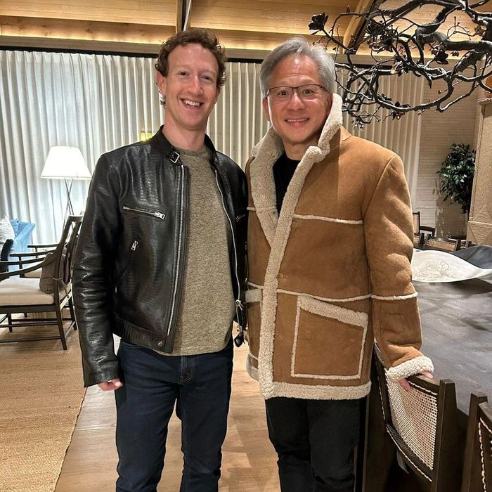  CEO Meta dần thay đổi phong cách ăn mặc, thương hiệu yêu thích. Ảnh: @zuck. 
