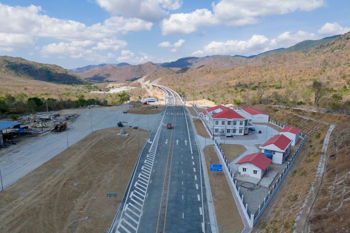  Dự án cao tốc Cam Lâm - Vĩnh Hảo Cao có chiều dài 78,5 km, đi qua ba tỉnh Khánh Hòa, Ninh Thuận và Bình Thuận. Dự án có tổng mức đầu tư 8.925 tỉ đồng, thời gian thực hiện 24 tháng, riêng hạng mục hầm Núi Vung có thời gian thực hiện 30 tháng. 