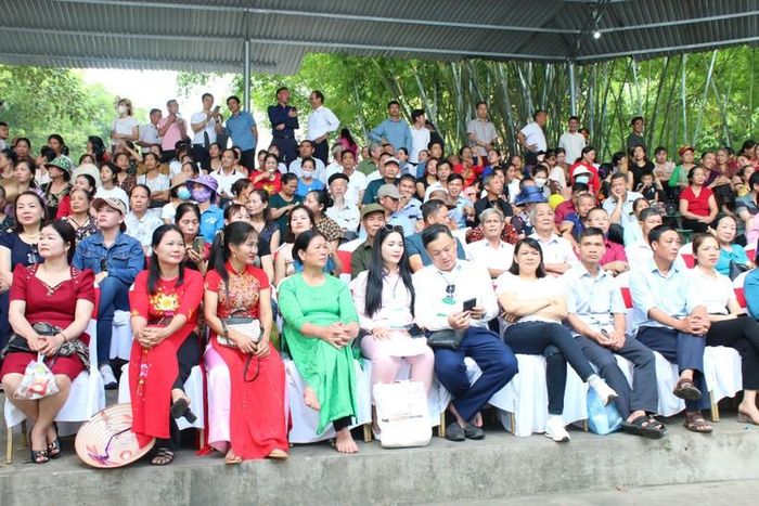 Chương trình thu hút đông đảo người dân và du khách đến trải nghiệm và tham quan.