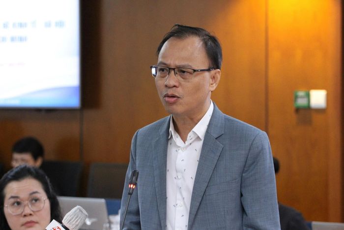  Trước đó, ông Nguyễn Hồ Hoàng Vũ, Phó tổng giám đốc Eximbank, cho biết đã xử lý ổn thỏa với khách hàng. Ảnh: Thành Nhân. 