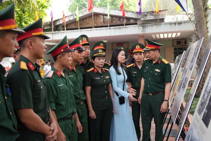 Triển lãm mở của phục vụ du khách tham quan từ ngày 26/4/2024 đến ngày 31/5/2024, tại Khu di sản Hoàng thành Thăng Long, số 19 Hoàng Diệu, Ba Đình, Hà Nội. 