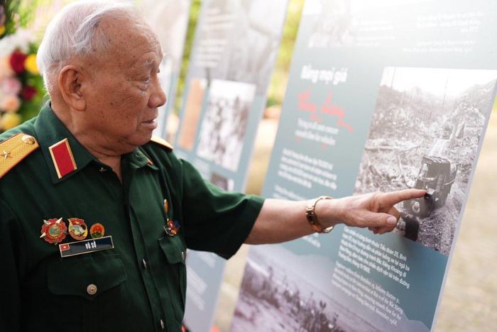 Theo Thiếu tướng Võ Sở - Chủ tịch Hội Truyền thống Bộ đội Trường Sơn - Đường Hồ Chí Minh Việt Nam: 16 bám trụ, bằng mưu lược, tài trí và lòng hi sinh quả cảm, Bộ đội Trường Sơn đã vượt qua mưa bom, bão đạn, chất độc hóa học của kè thù, vượt qua nắng lửa mưa ngàn và thời tiết khắc nghiệt ở Trường Sơn làm nên con đường Hồ Chí Minh huyền thoại.