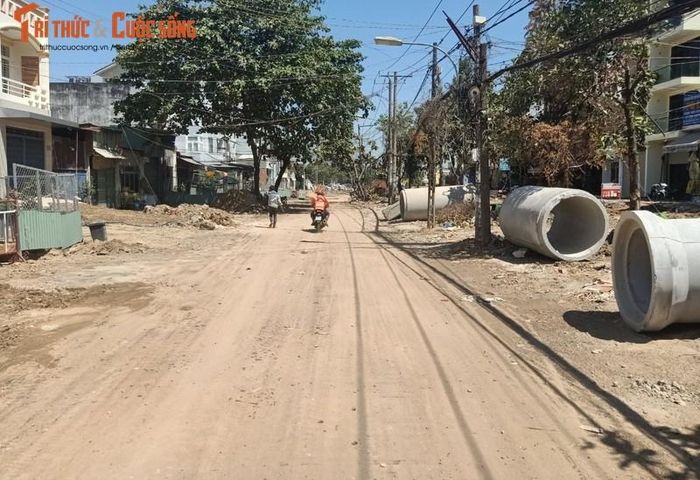  Ở khu vực gần cuối tuyến, các hộ dân đã sớm dỡ nhà, bàn giao mặt bằng từ lâu nên tiến độ thi công và quá trình thi công sẽ không có nhiều ảnh hưởng
