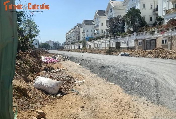  Gói thầu xây dựng đường, đoạn từ đầu tuyến đến Nguyễn Thái Sơn, chỉ làm được một khúc ngắn và ngưng từ năm 2020 đến cuối năm 2023, do chưa có mặt bằng thi công