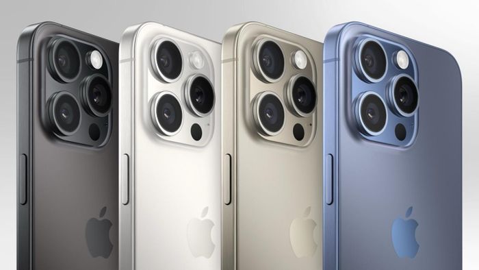 Dự kiến, iPhone 16 sẽ ra mắt vào mùa thu năm nay. Về iPhone 16 series, theo nguồn tin của MacRumors cho biết Apple sẽ tăng kích thước màn hình cho bộ đôi iPhone 16 Pro và iPhone 16 Pro Max.
