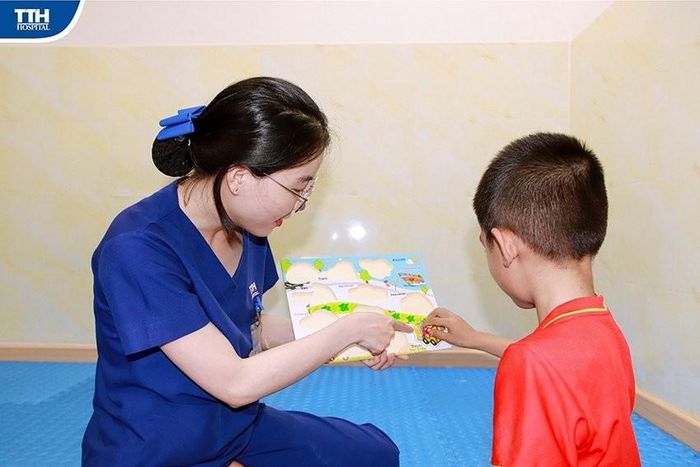  Bệnh viện Đa khoa TTH Hà Tĩnh tự hào là một trong những đơn vị tiên phong về lĩnh vực âm ngữ trị liệu trên địa bàn tỉnh. 