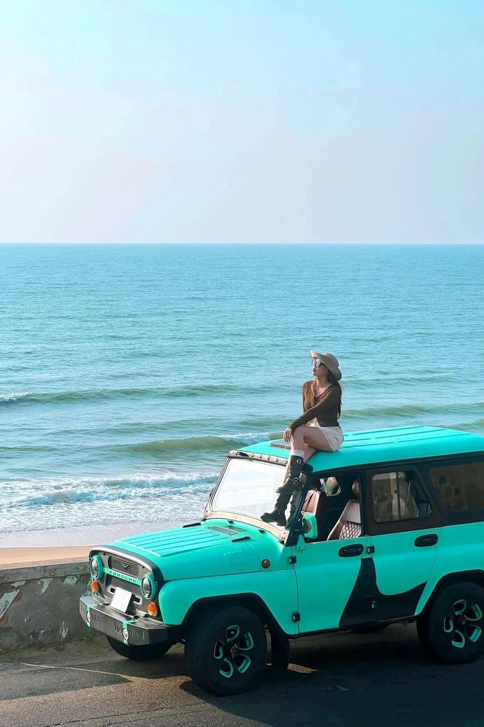 Biển tiếp tục là điểm đến được nhiều du khách lựa chọn cho chuyến đi của mình. Ảnh: Thùy Dương.