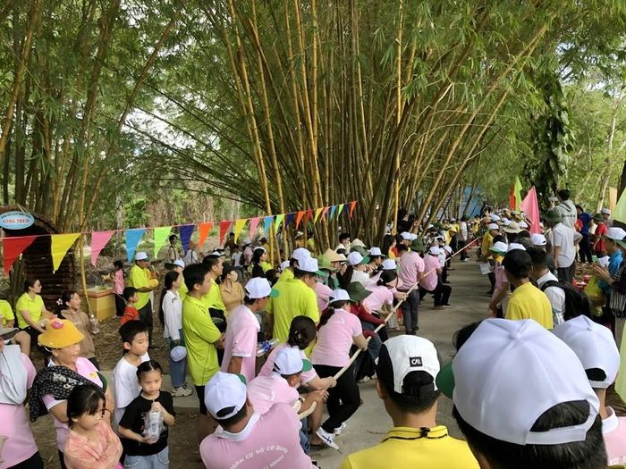 Thi kéo co (Hoàng Nam)