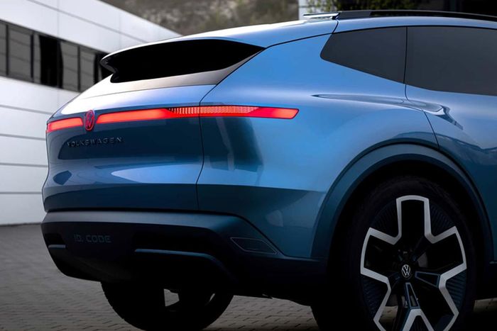 Volkswagen còn trang bị cho ID.Code một tính năng được gọi là Smart Windows. Tại các điểm trên kính, những cửa sổ này có thể hiển thị hình đại diện dưới hình dạng con người và có thể bắt chuyện khi bạn đến gần.